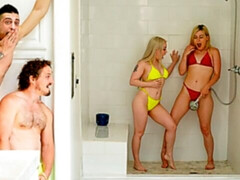 Grosse bite, Blonde, Sucer une bite, Le plan cul à quatre, Seins naturels, Petite femme, Maigrichonne, Adolescente