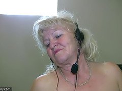 Mooi, Grote mammen, Oudere vrouw, Rijpe lesbienne, Moeder, Natuurlijke tieten, Kut duiken, Stiefmoeder