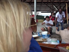 Джинсы, От первого лица, На публике, Киски, Бритые, Тощие, Курящие, Стриптизерша