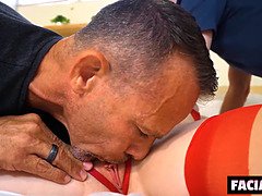 デカチン, フェラチオ, ボンデージ, Hd, 怪物, 小柄, 馬乗り, 三人