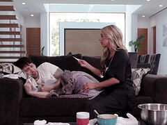 Cul, Lécher le cul, Grosse bite, Blonde, Sucer une bite, Gorge profonde, En levrette, Infirmière