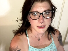茶髪の, 巨乳な, 汚れた　, 言葉責め, オナニー, ハメ撮り, タトゥー, おもちゃ
