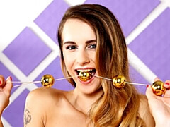 18 ans, Amateur, Cul, Doigter, Maigrichonne, Solo, Dénudage, Nénés