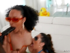 Анальный секс, Брюнетки, Секс без цензуры, Хд, Межрасовый секс, Натуральные сиськи, Реалити, Сиськи