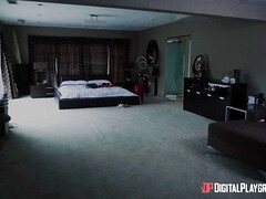 Cunnilingus, Morena, Coche, Engañando, Estilo perrito, Corridas faciales, Cabello corto, Mojado