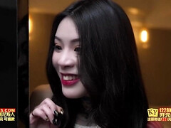 アジア人, ブロンド, フェラチオ, 手コキする, ハードコア, 日本人, ハメ撮り, 三人