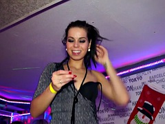 美女, デカパイ, フェラチオ, イく瞬間, レズビアン, 淫乱熟女, 公共, 三人