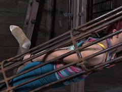 Amazing beauty vibrates in her tight cofer cave