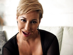 ぽっちゃり, デカ尻, デカパイ, ブロンド, 下着, 淫乱熟女, 剃毛, ショートヘア