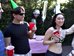 Ванна, Брюнетки, Член, На природе, Вечеринка, От первого лица, Киски, Стринги