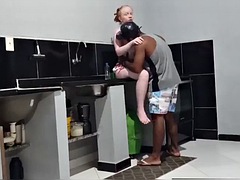 Amateur, Grosse bite, Bisexuelle, Blonde, Attrapée, Mère que j'aimerais baiser, Nénés, Sous la jupe