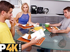 18 jaar, Gevangen, Bedriegen, Tsjechisch, Daddy, Geschoren, Douche, Tieten likken