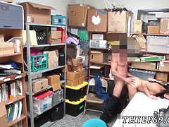 Kont, Grote mammen, Bruinharig, Moeder, Natuurlijke tieten, Politie, Tiener, Tieten likken