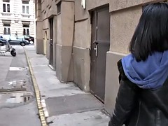 Красотки, От первого лица, На публике, Сиськи