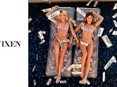 Cul, Sucer une bite, En levrette, 2 femmes 1 homme, Branlette thaïlandaise, Adolescente, Plan cul à trois, Nénés