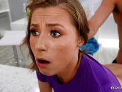 Brunette brune, 2 femmes 1 homme, Hard, Cuisine, Chatte, Plan cul à trois