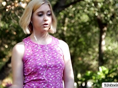 18 ans, Nana, Brunette brune, Poilue, Lesbienne, Lingerie, Adolescente, Nénés