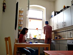 Enthousiasteling, Naakte man aangeklede vrouw, Duits, Masturbatie