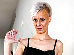 Grosser arsch, Blondine, Fingern, Masturbation, Reif, Solo, Entkleiden, Titten