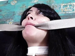 Cul, Bondage, Brunette brune, Fétiche, Doigter, Branlette thaïlandaise, Masturbation, Tatouage