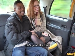 Noire, Sucer une bite, Voiture, En levrette, Lunettes, Rousse roux, Adolescente, Nénés