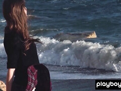 18 años, Tetas grandes, Tetona, Tetas naturales, Afeitado, Sexo soft, Solo, Uniforme