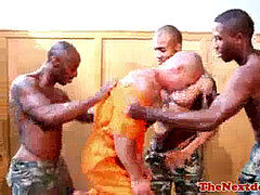 Anaal, Aziatisch, Zwart, Sperma shot, Zwart, Groepseks, Groep, Tatoeage