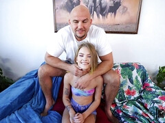 18 jaar, Blond, Natuurlijke tieten, Softcore pornografie, Tiener