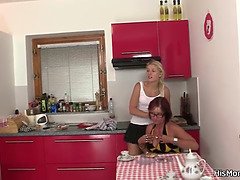 Kont, Mooi, Blond, Bruinharig, Moeder, Kut duiken, Stiefmoeder, Tiener