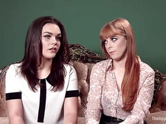 Leie, Grosser arsch, Grosse titten, Vollbusig, Gruppe, Reif, Strümpfe, Flotter dreier