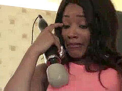 Britannique, Éjaculation interne, Noir ébène, Masturbation, Chaussures, Tatouage, Jouets