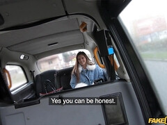 Leie, Tussi, Wohlbeleibte schöne frauen, Grosse titten, Braunhaarige, Auto, Tschechisch, Natürlichen titten