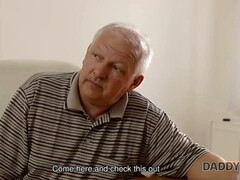 Брюнетки, Парочка, Европейки, Каблуки, Лизание, Мастурбация, Бритые, Сиськи