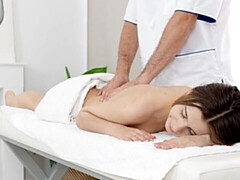 18 ans, Anal, Gros cul, En levrette, Poupée, Massage, Adolescente, Nénés