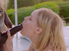 Blond, Pijpbeurt, Beroemdheid, Hondjeshouding, Sperma in gezicht, Likken, Rijden, Tieten likken