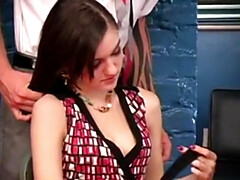 Brunette brune, Queue, Faciale, Groupe, Chatte, Avaler, Plan cul à trois, Nénés