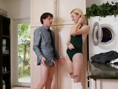 Sucer une bite, Queue, En levrette, Petite amie, Léchez, Pov, Chevaucher, Mouillée