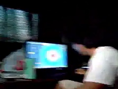 Amateur, Atrapados, Chupando