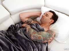 Schlafzimmer, Grosse titten, Braunhaarige, Aufs gesicht abspritzen, Latina, Natürlichen titten, Muschi, Flotter dreier