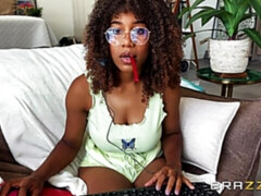 Enthousiasteling, Gapende, Handbeurt, Masturbatie, Moeder die ik wil neuken, Geschoren, Alleen, Webcamera