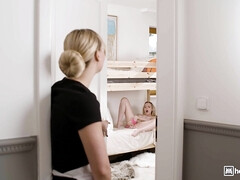 Grosse titten, Blasen, Betrug, Frau frau mann, Hardcore, Lecken, Natürlichen titten, Muschi