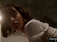 Polla, Estilo perrito, Dominacion femenina, Fetiche de pies, Tacones, Interracial, Tetas naturales, Flaco