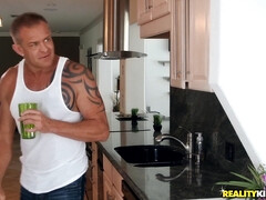 Blonde, Sucer une bite, Voiture, Queue, Masturbation, Pov, Adolescente, Nénés