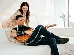 Leie, Grosser schwanz, Blasen, Hundestellung, Natürlichen titten, Muschi, Dürr, Titten