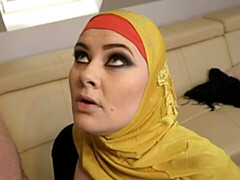 Arabe, Gros cul, Grosse bite, Gros seins, Sucer une bite, En levrette, Mère que j'aimerais baiser, Argent