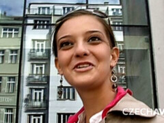 Sucer une bite, Brunette brune, En levrette, De plein air, Pov, Rasée, Jupe, Adolescente