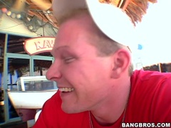 Leie, Grosser arsch, Blasen, Braunhaarige, Spermaladung, Handjob, Hardcore, Latina