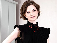 Amateur, Doigter, Seins naturels, Cheveux courts, Maigrichonne, Solo, Adolescente, Nénés