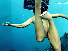 Arsch, Frau, Fetisch, Freundin, Pool, Solo, Eng, Unter wasser