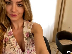 18 jaar, Blond, Rondborstig, Moeder die ik wil neuken, Mager, Alleen, Tiener, Tieten likken